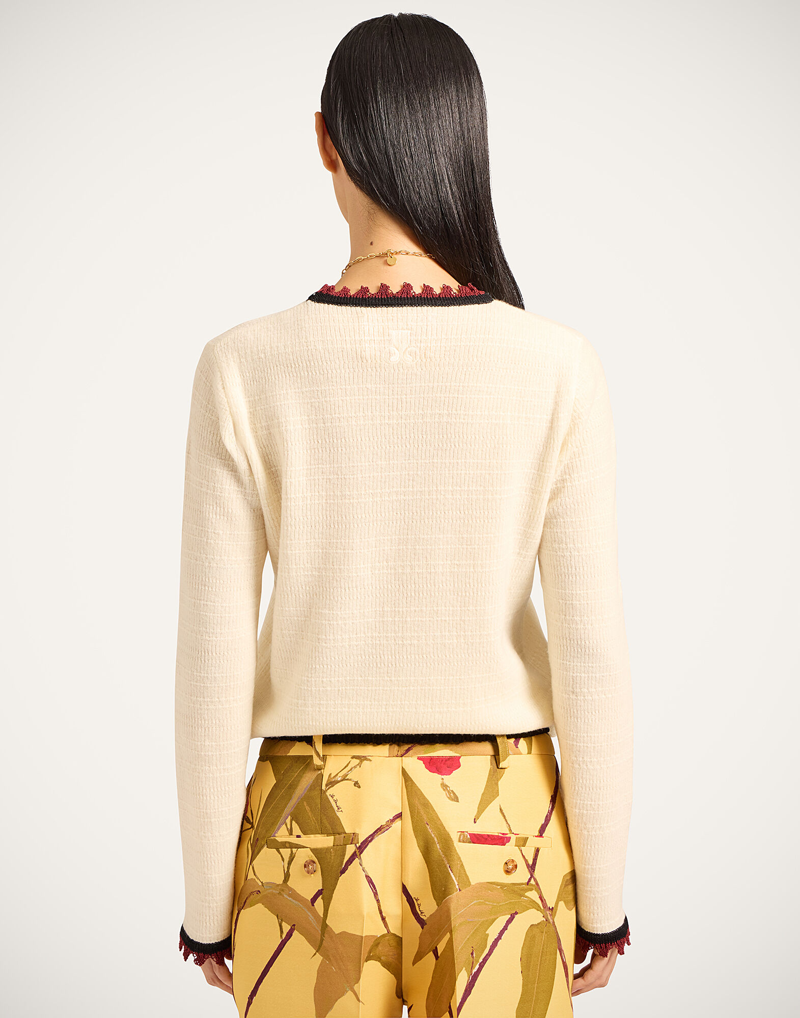 La DoubleJ Picket Crew Neck Solid Ecru PUL0308KNI171SOLIDBR05