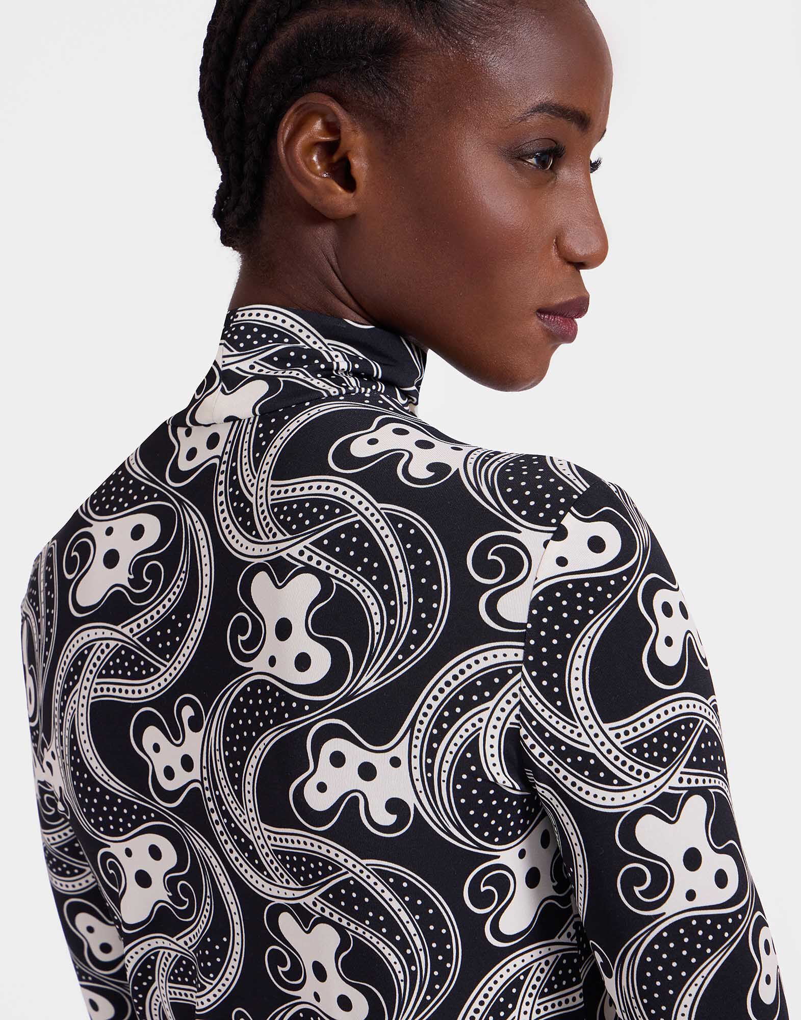 Turtleneck black and white clearance