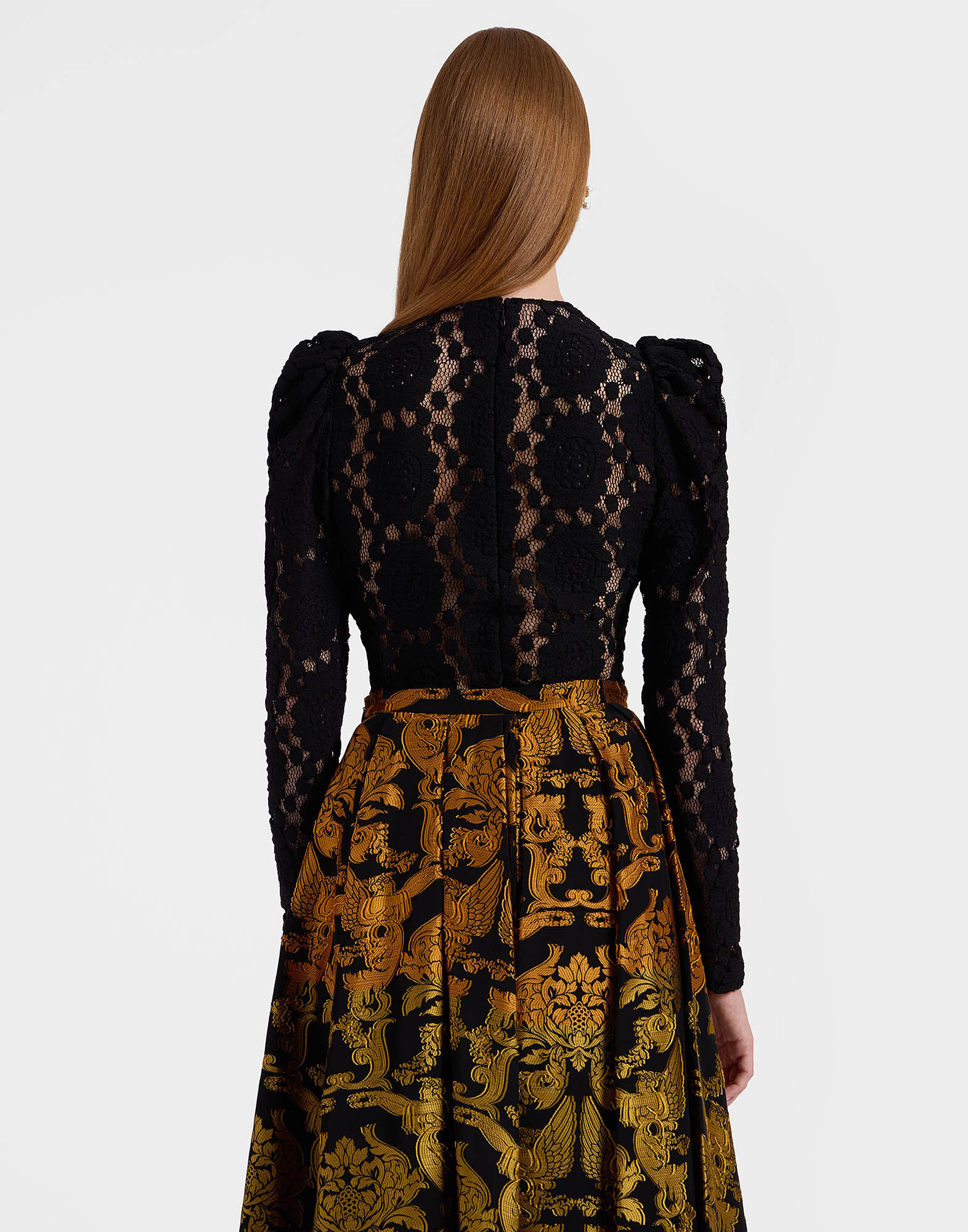 La DoubleJ Clingy Top Solid Black TOP0138EMB037SOLIDBL01