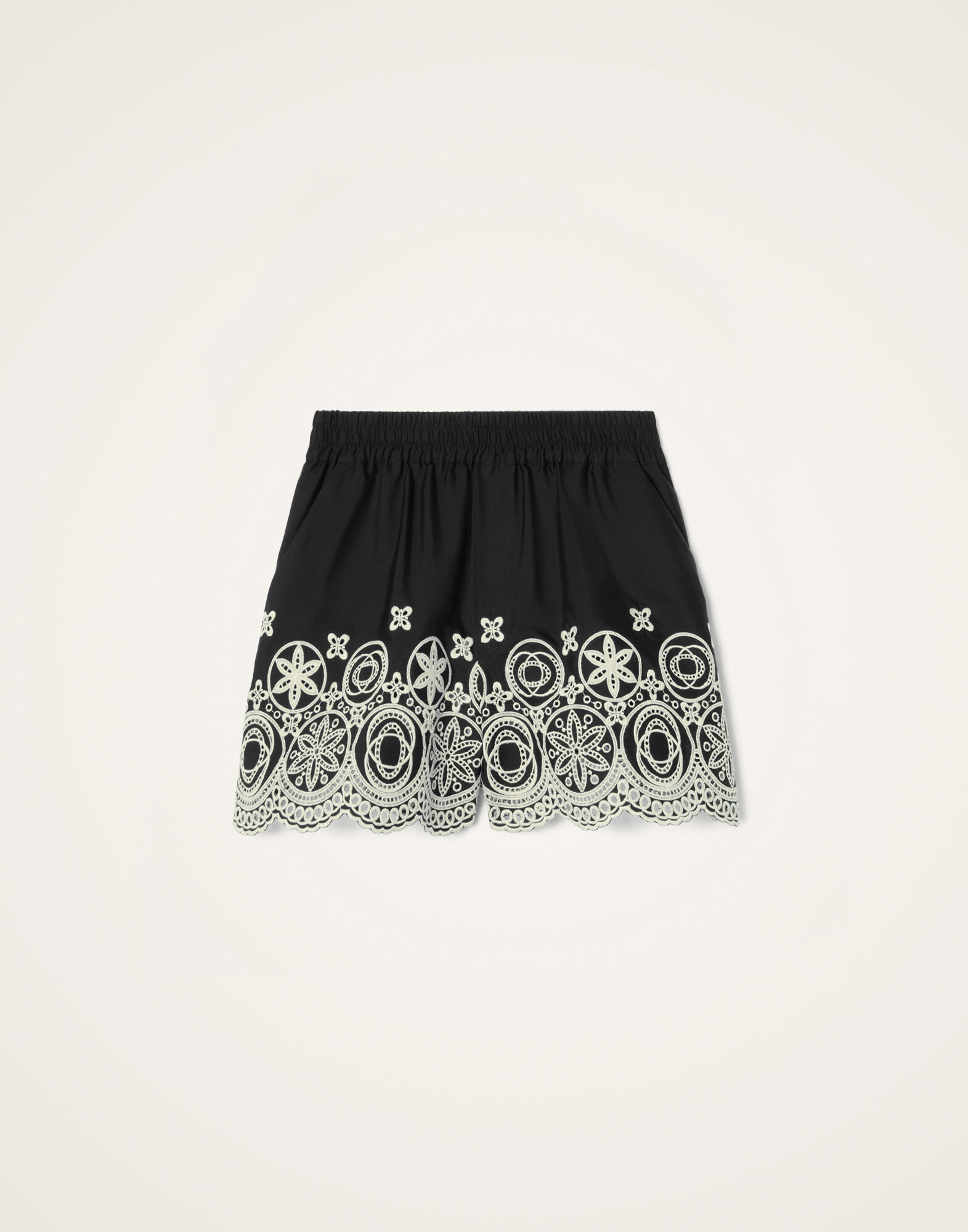 La DoubleJ Pull-Up Shorts Eclipse Solid Black TRO0161SAN006ECL03BL01