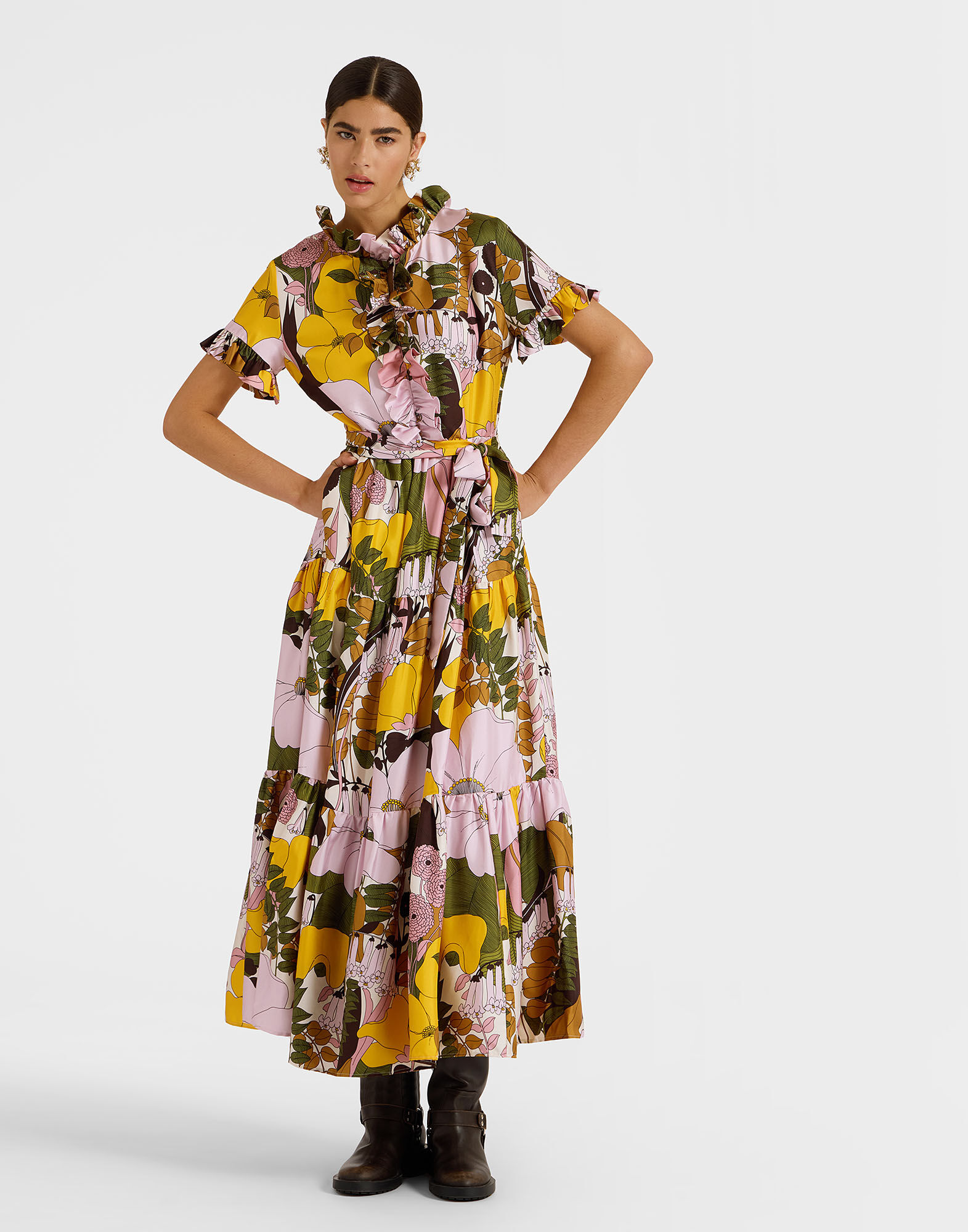 La DoubleJ Long And Sassy Dress Big Flower Rose DRE0017SIL001BFL03PI01