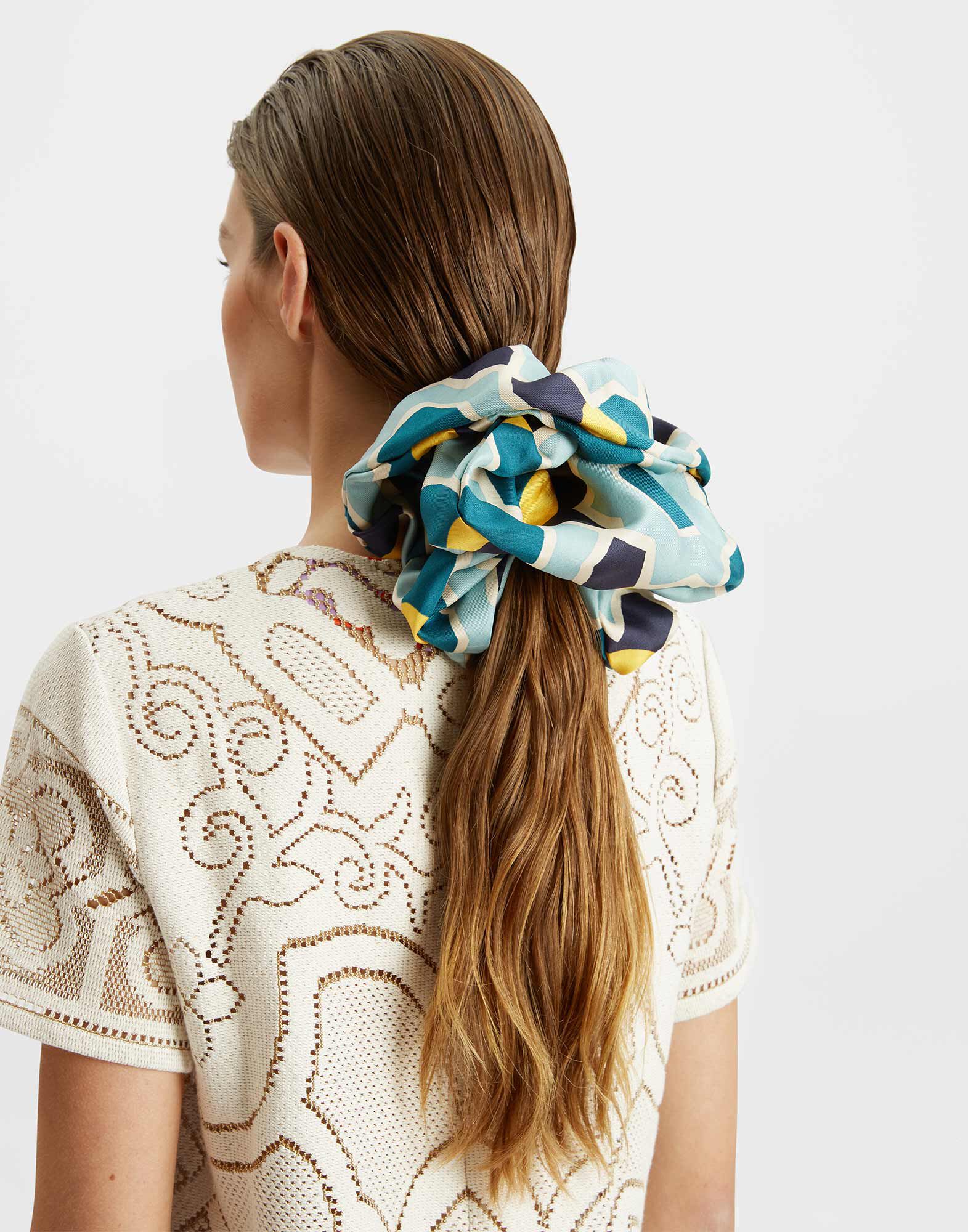 La DoubleJ Giga Scrunchie Plaza Light Blue SCR0003SIL001PLA01BU01