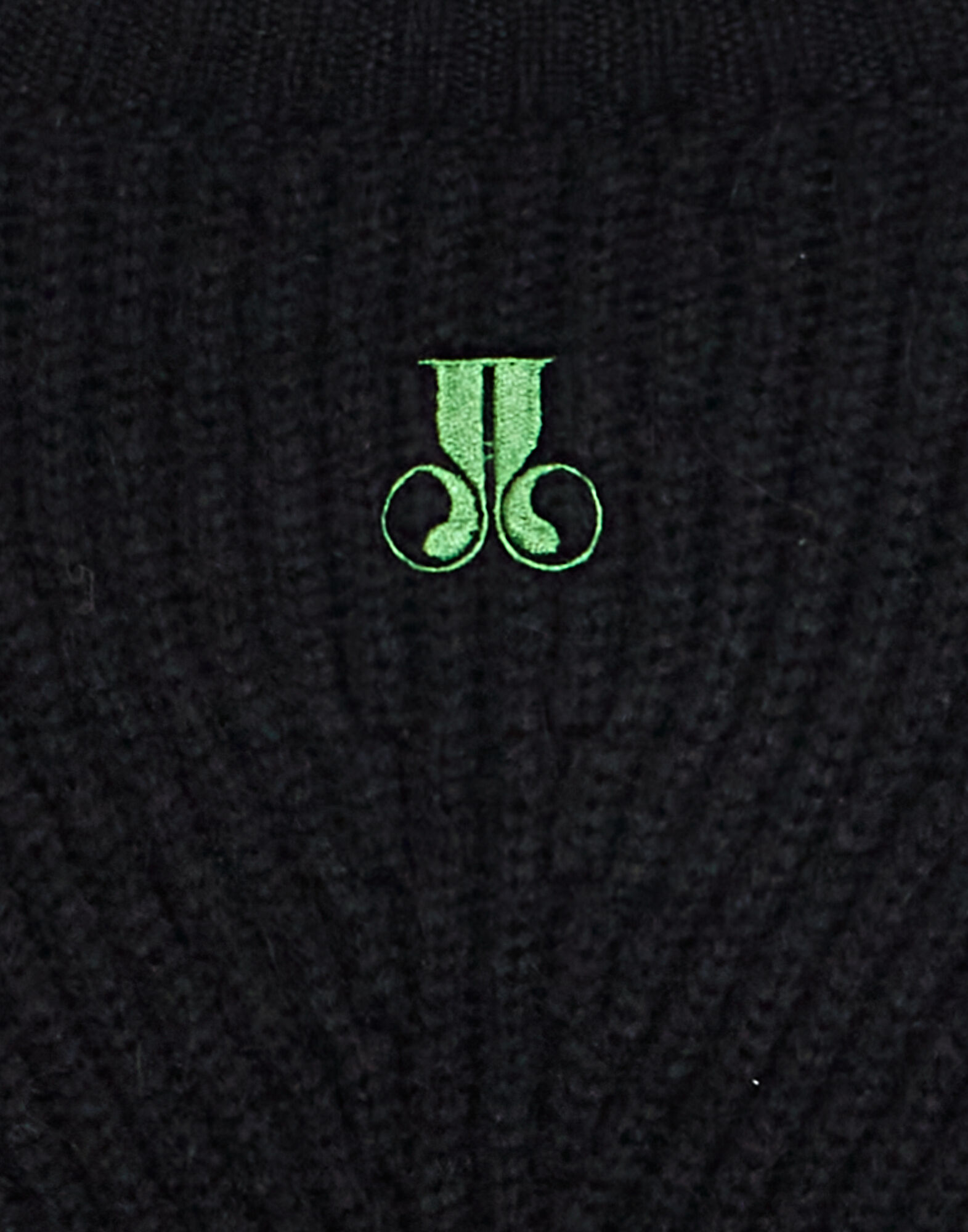 La DoubleJ High Kick Sweater Solid Black PUL0174KNI098SOLIDBL01