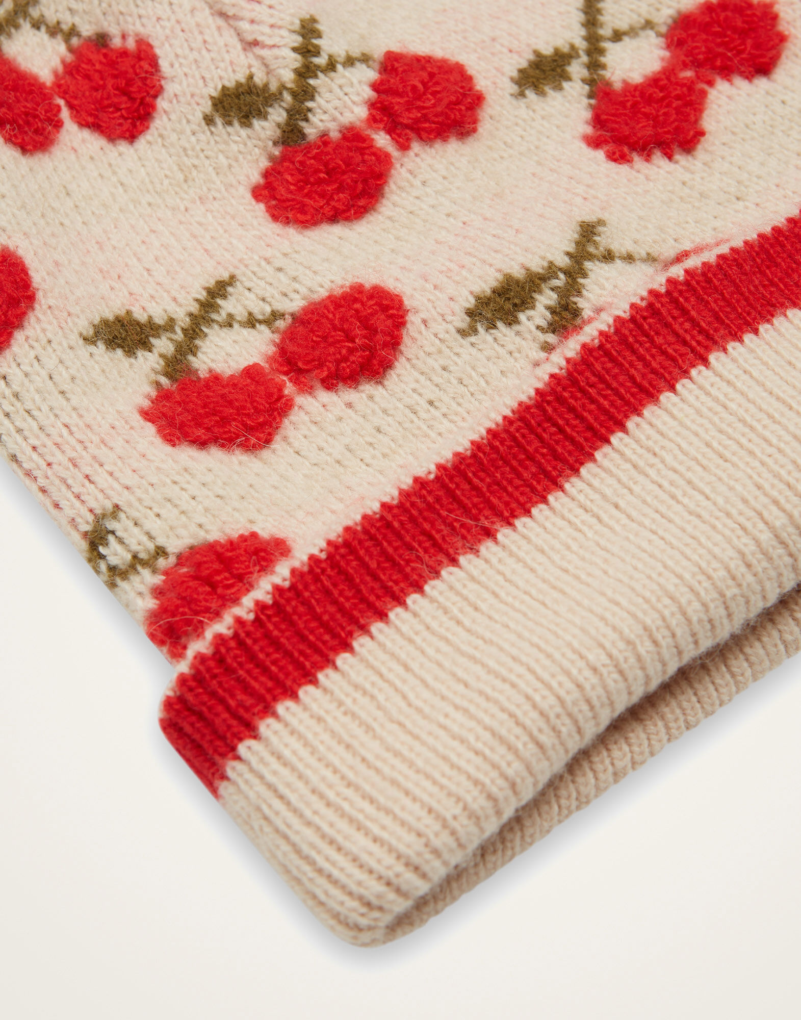 La DoubleJ Cherry Beanie Off White HAT0016KNI092VA200WH05