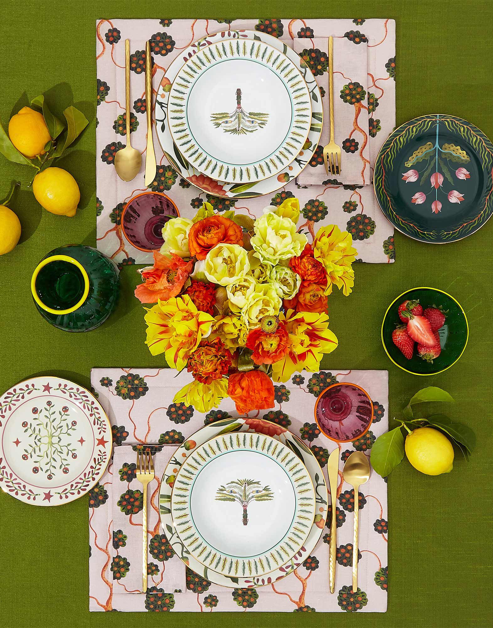 La DoubleJ Dessert Plates Set of 2 Tulips DIS0063CER001HLE0004