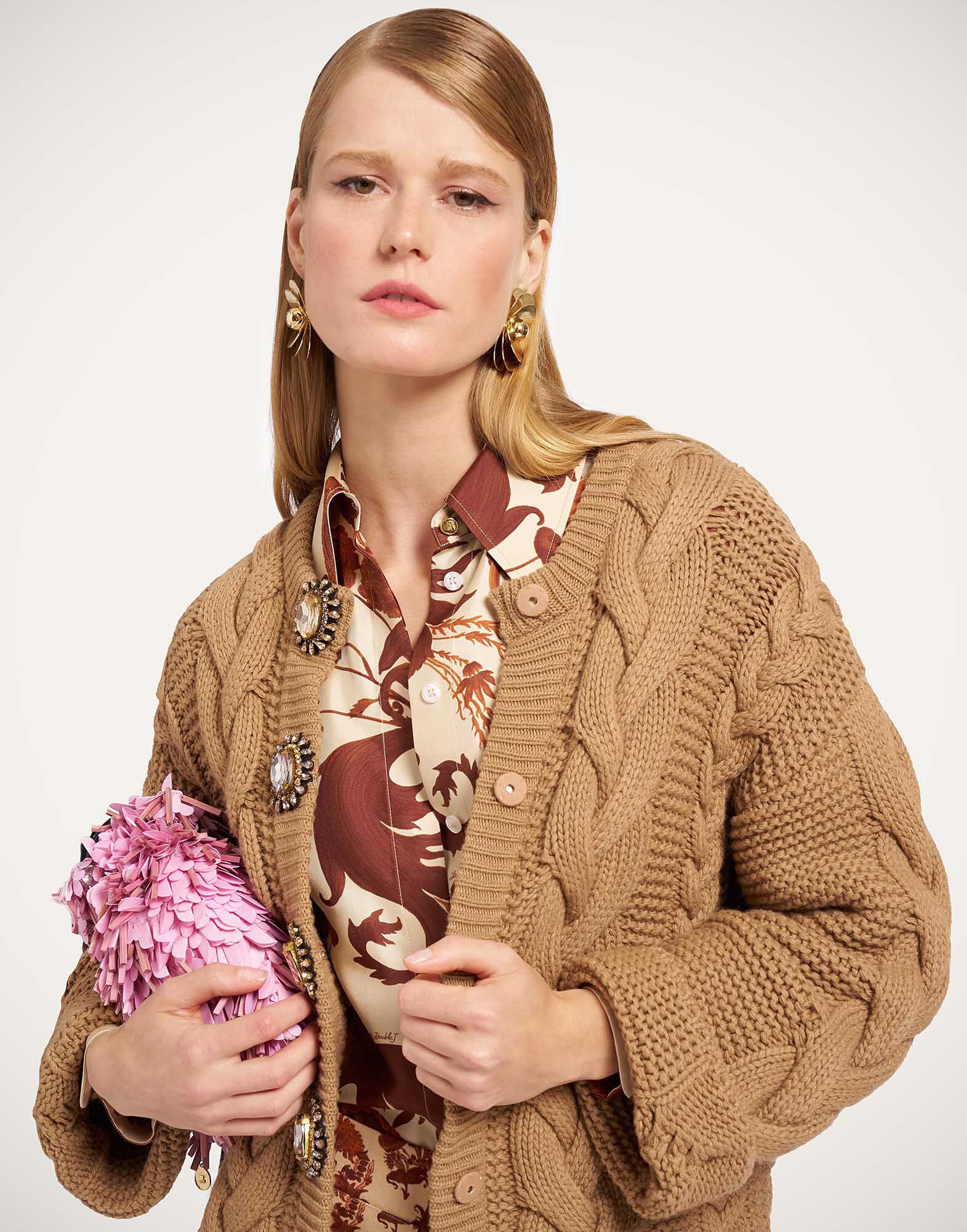La DoubleJ Portrait Cardigan Solid Brown PUL0211KNI120VA271BR02
