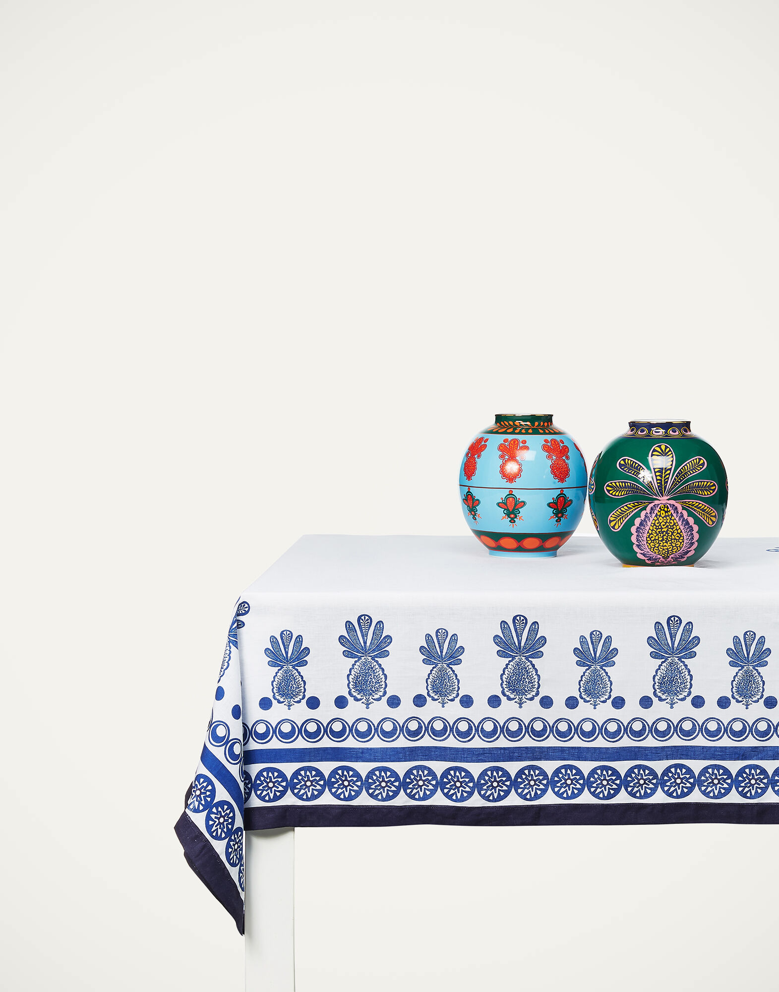 La DoubleJ Large Tablecloth Big Pineapple Blu (Plac&eacute;e) TBC0003LIN001PNP0016