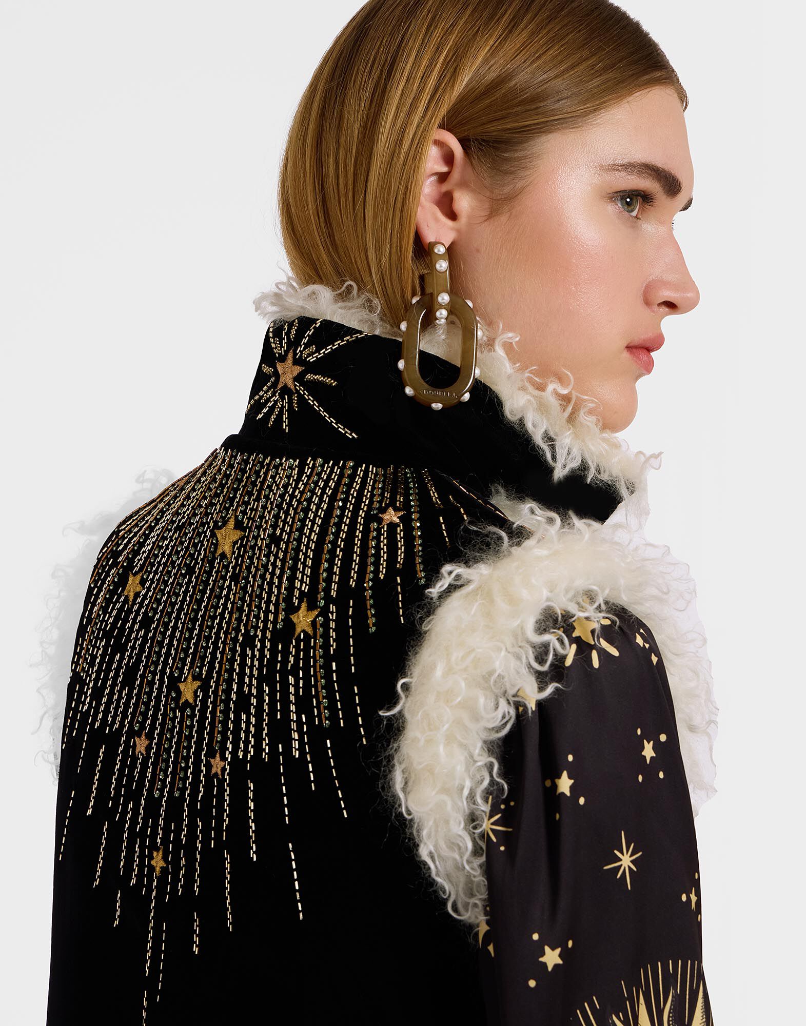 La DoubleJ Sleeveless Folk Jacket Solid Black JAC0115VEL011SOLIDBL01