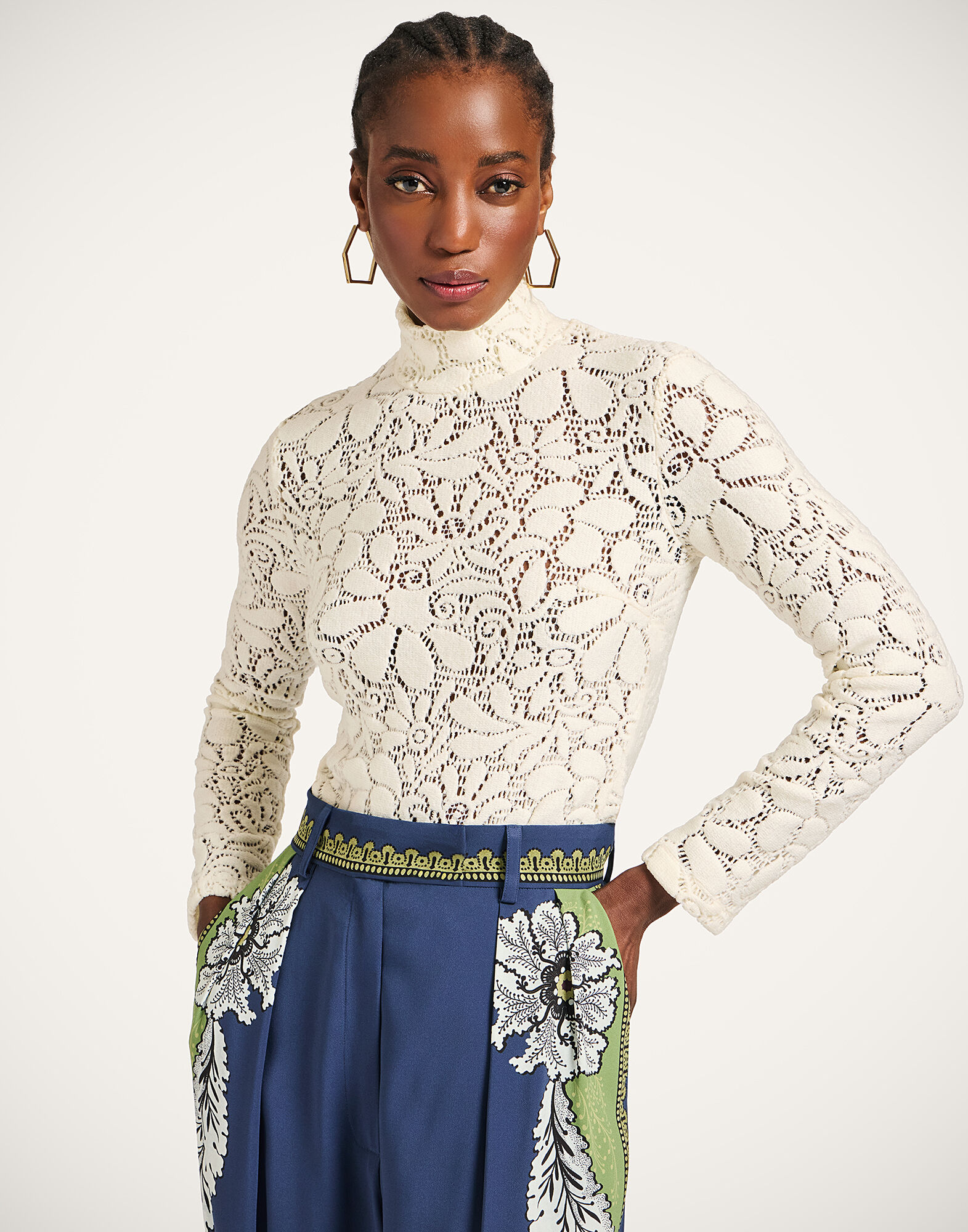 La DoubleJ Lacey Turtleneck Solid Off White TOP0171LAC003SOLIDWH05