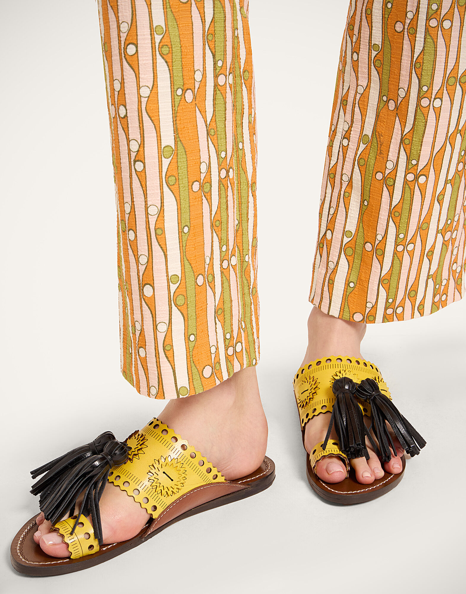 La DoubleJ Sandy Slides Solid Yellow SHO0110LEA014SOLIDYE02