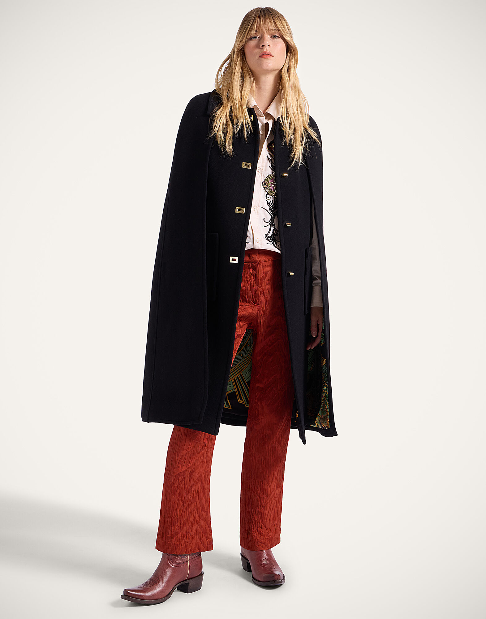 La DoubleJ Milano Cape Black JAC0071WOL012SOLIDBL01