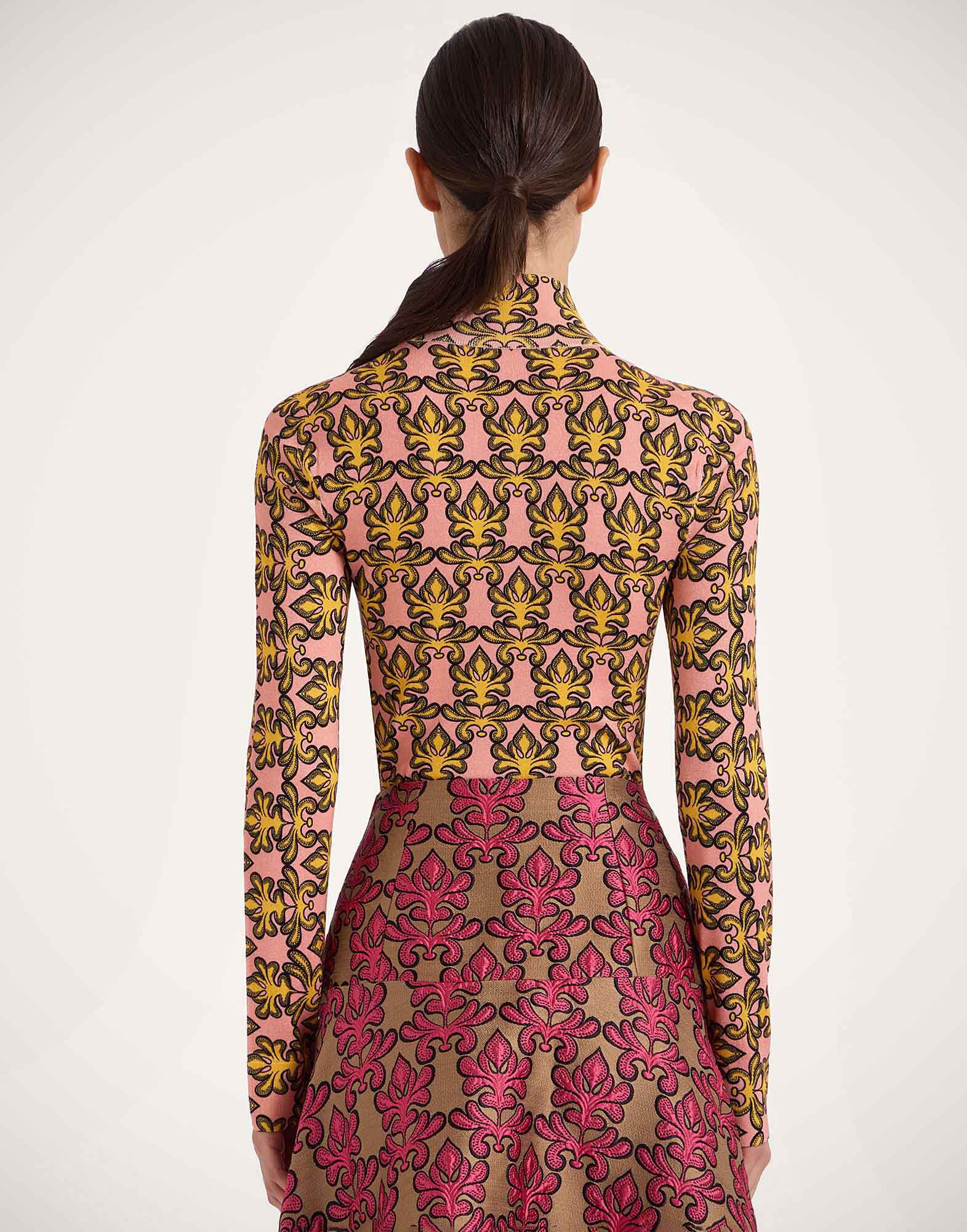 La DoubleJ Silky Turtleneck Herald Fuchsia PUL0236KNI143VA328PI03