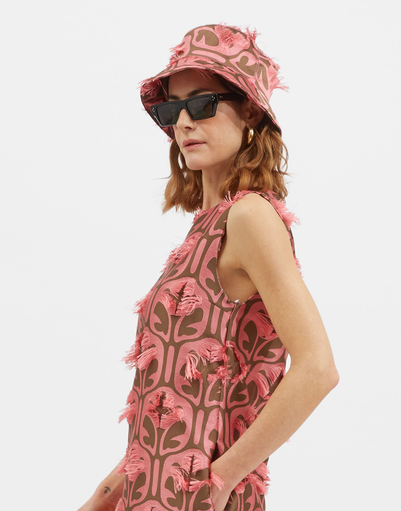 La DoubleJ Bucket Hat Grove Kaki/Pink HAT0014JCQ043GRV03PI01