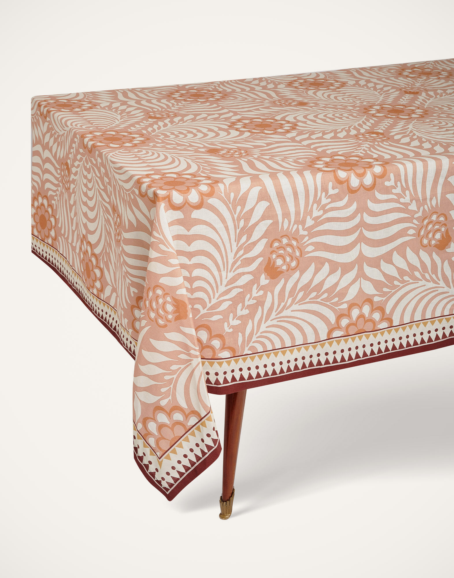 La DoubleJ Large Tablecloth Tudor Pink TBC0003LIN001TDR04PI05