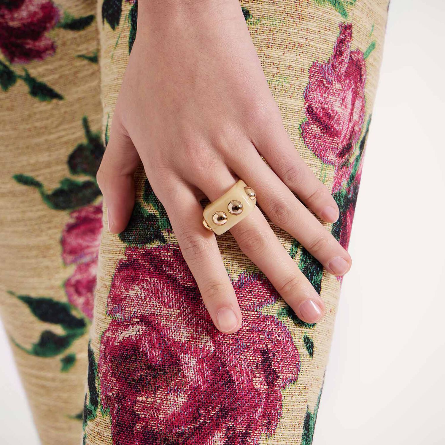 La Doublej Nefertiti Ring In Solid Cream