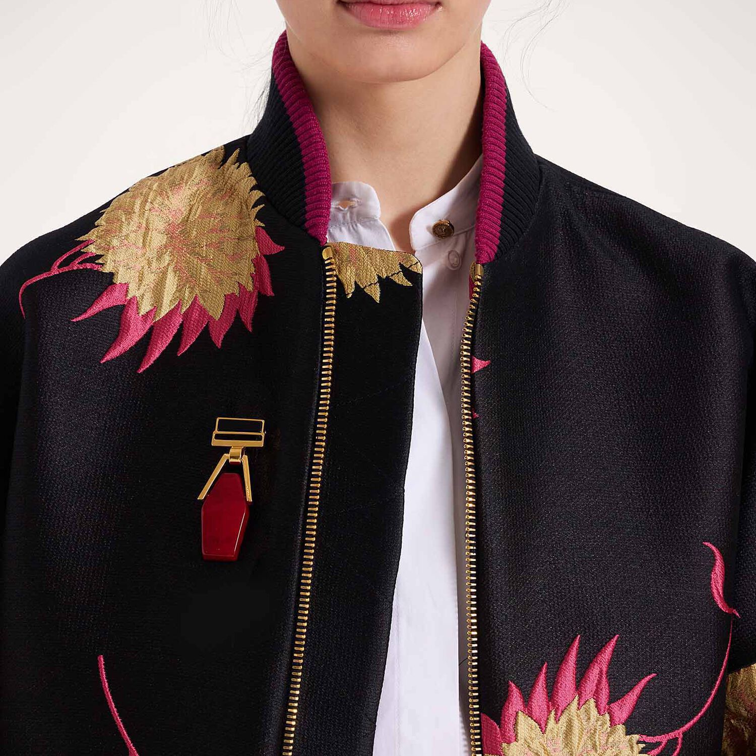La Doublej Portal Brooch In Solid Burgundy