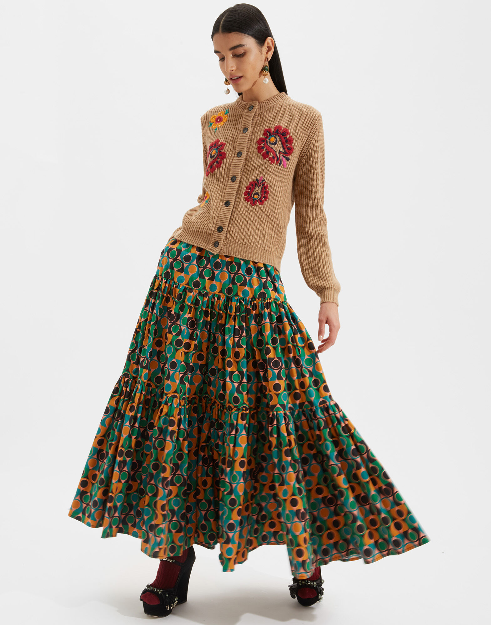 LaDoubleJ Embroidered Cardigan Solid Camel PUL0041KNI027CAM0002