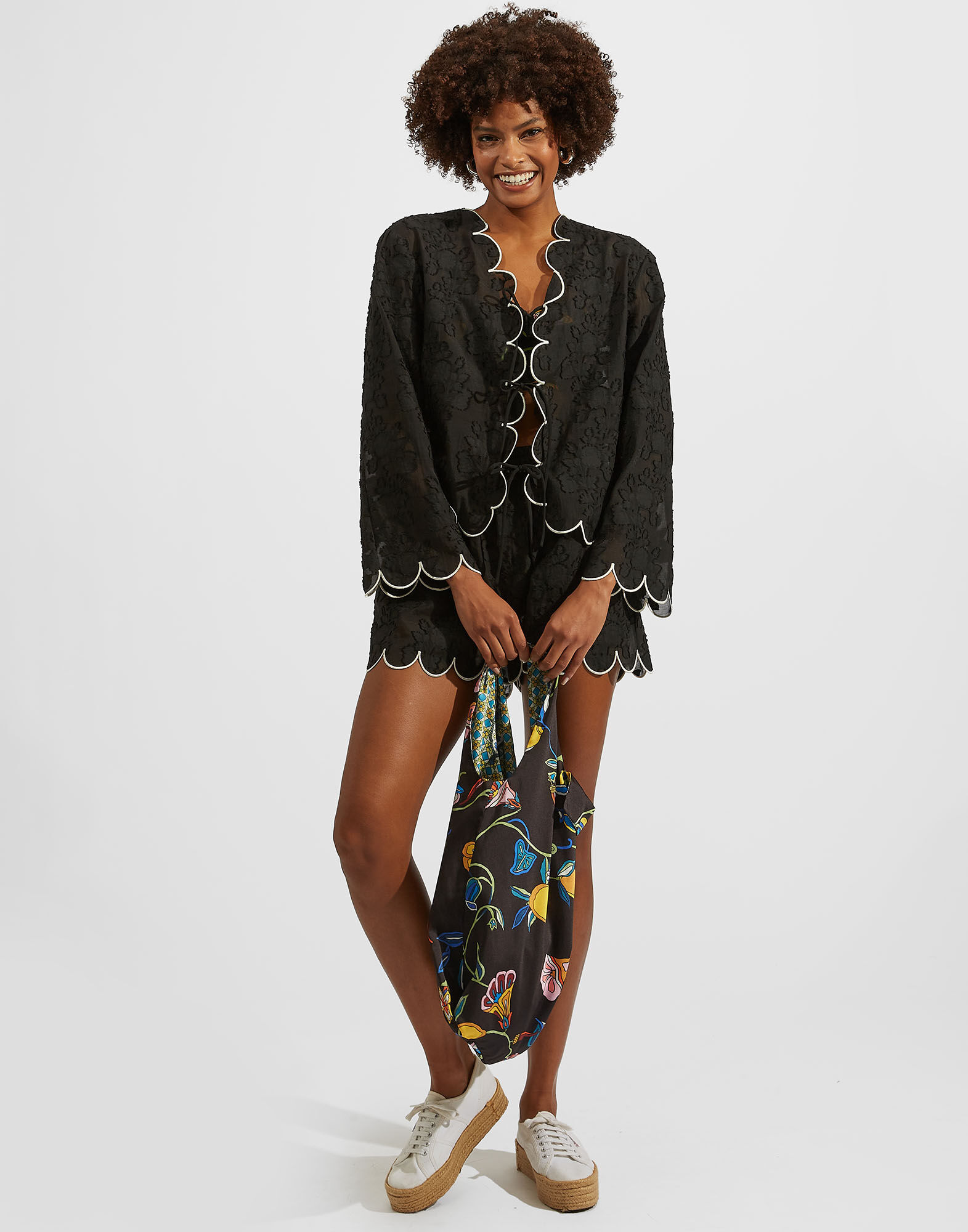 La DoubleJ Pull-Up Shorts Embroidered Begonia Nero TRO0083JCQ044BEG03BL01