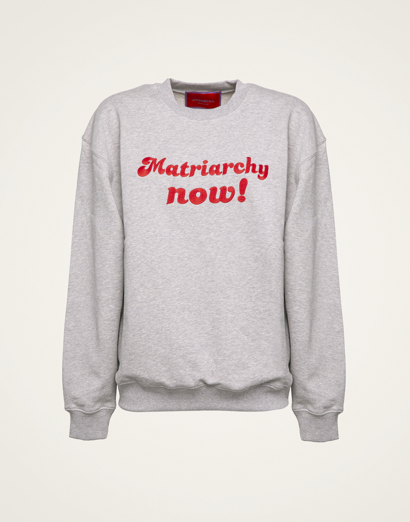 La DoubleJ “MATRIARCHY NOW!” Stand-up Sweatshirt La DoubleJ “MATRIARCHY NOW!” Stand-up Sweatshirt T.Unita Grigio SWE0014JER026GRY0004