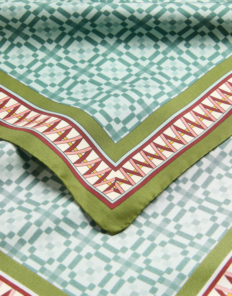 La DoubleJ Foulard 90 La DoubleJ Foulard 90 Zooflora Parrotstem Placée Light Blue SCA0067SIL006PAS04BU01