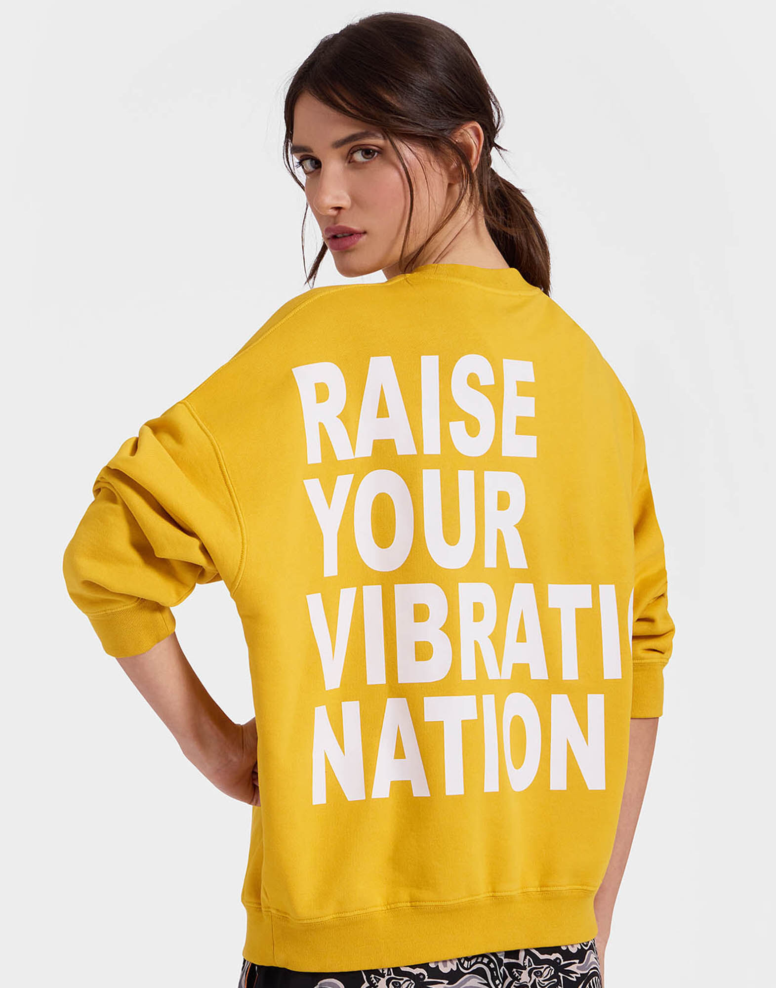 Yellow sweatshirt for ladies discount