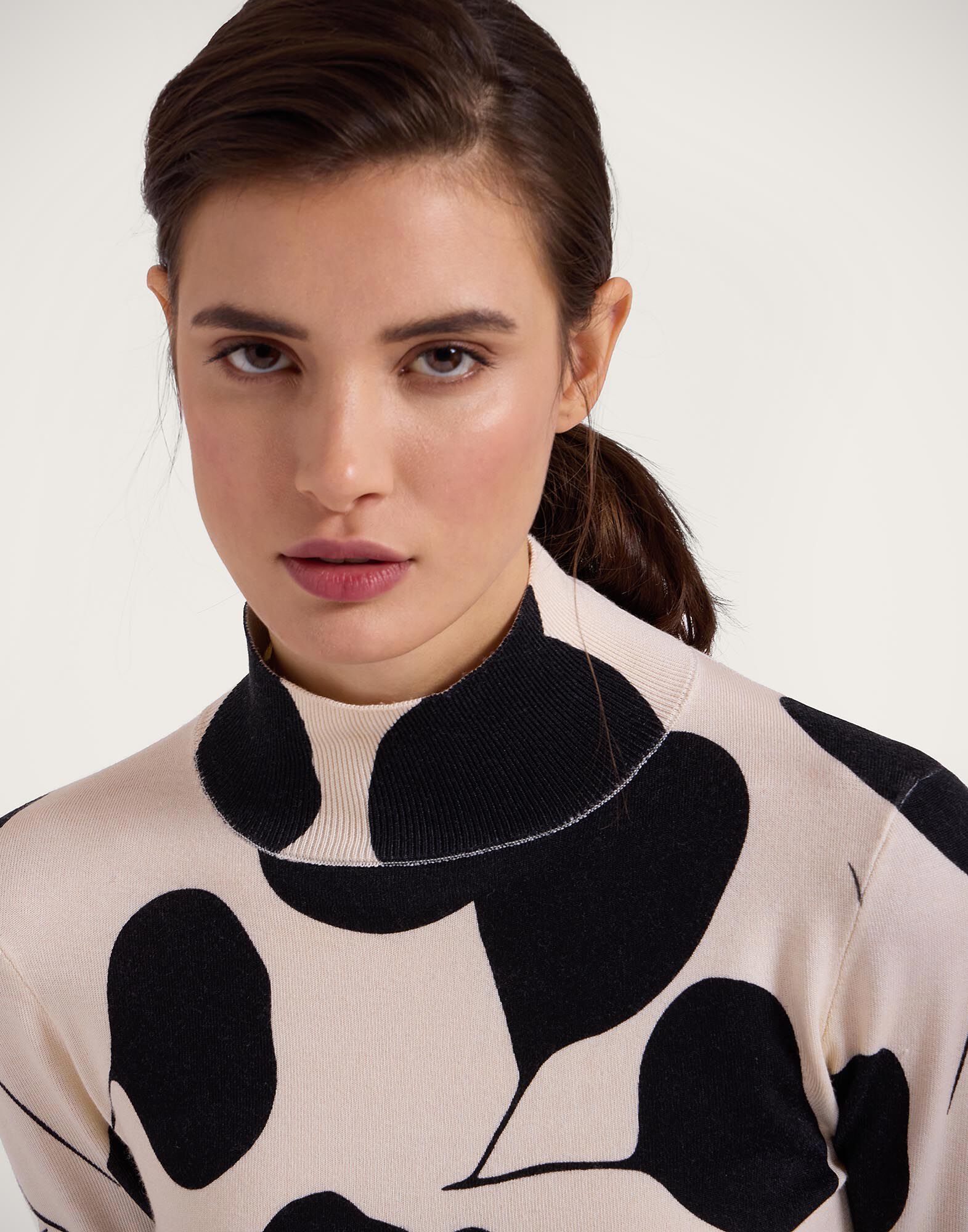 La DoubleJ Silky Turtleneck Lunaria Light Pink PUL0236KNI143VA322PI02