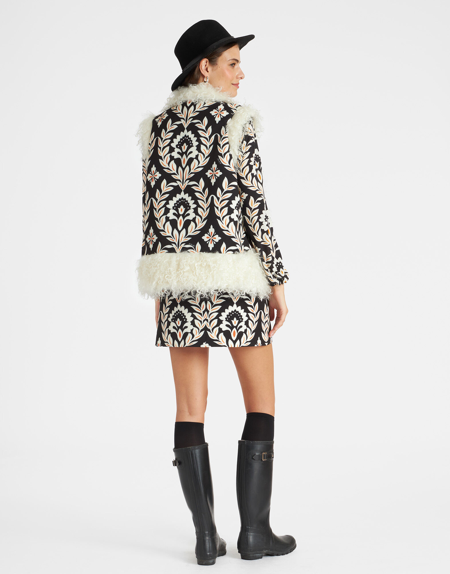 La DoubleJ Sleeveless Folk Jacket Ghirlanda Black JAC0046JER034GHI01BL01