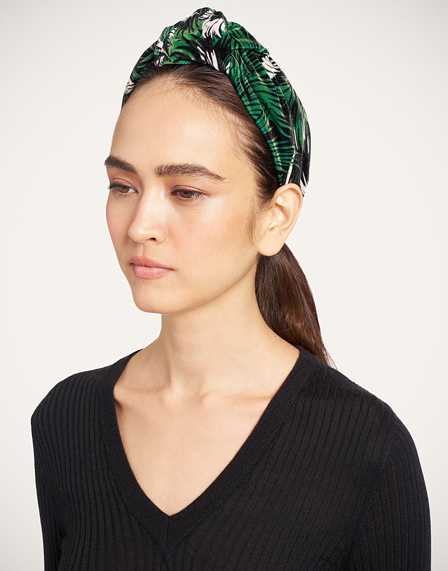 La DoubleJ Love Knot Headband Quill Green HEB0015VEL006QLL01GR02