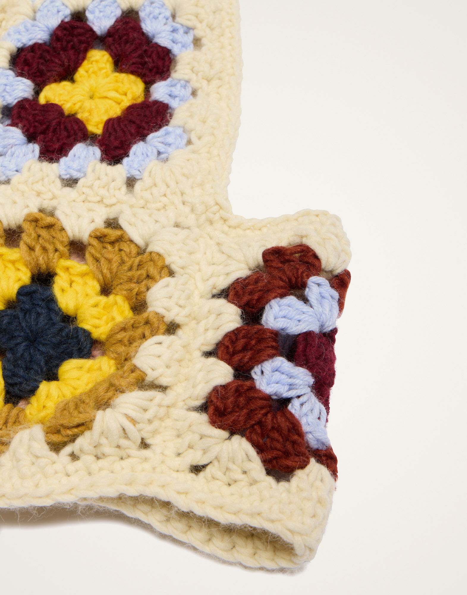 La DoubleJ Lacey Snood Flower Tile Ivory HAT0030KNI145FLW01WH04