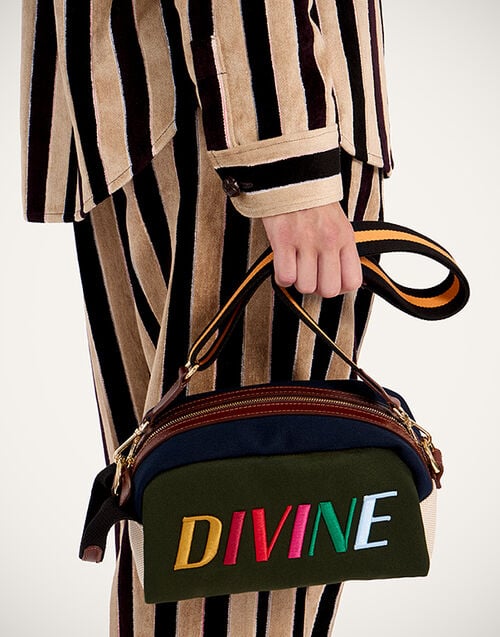 La DoubleJ Divine Beauty Bag La DoubleJ Divine Beauty Bag Solid Dark Green BAG0090COT079SOLIDGR03