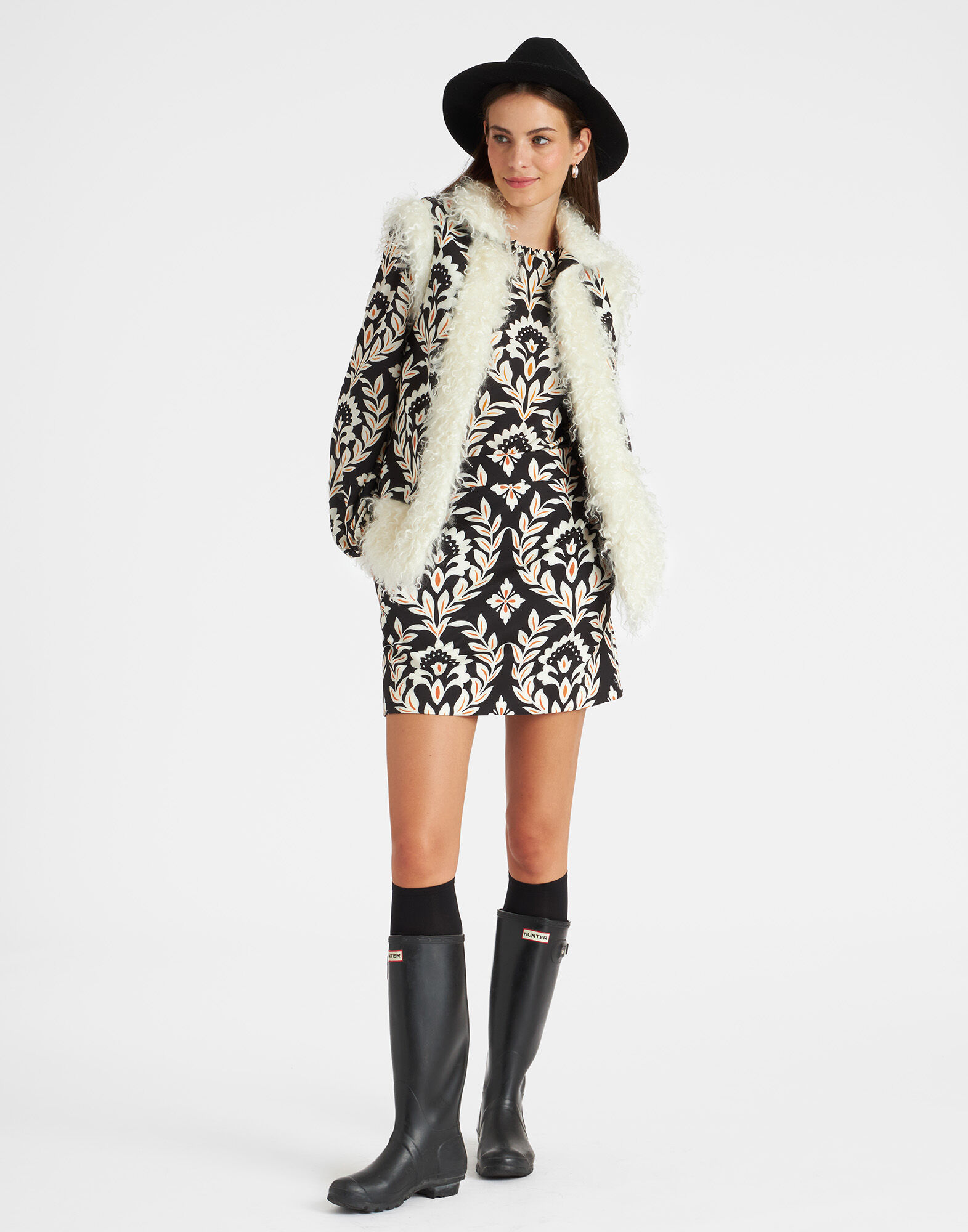 La DoubleJ Sleeveless Folk Jacket Ghirlanda Black JAC0046JER034GHI01BL01