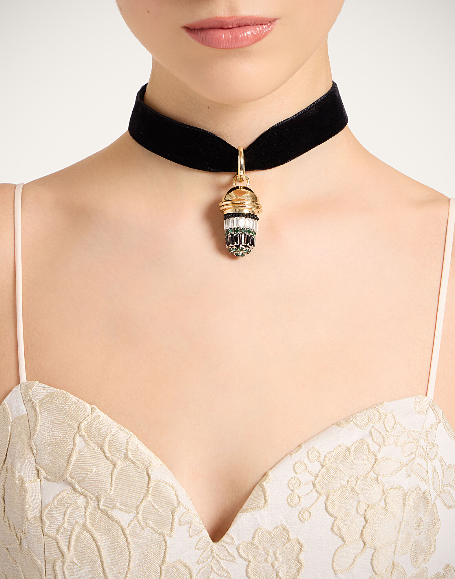 La DoubleJ Lantern Necklace 24K Gold Plate & Crystal Embroidery NEC0048BRA004SOLIDGR02