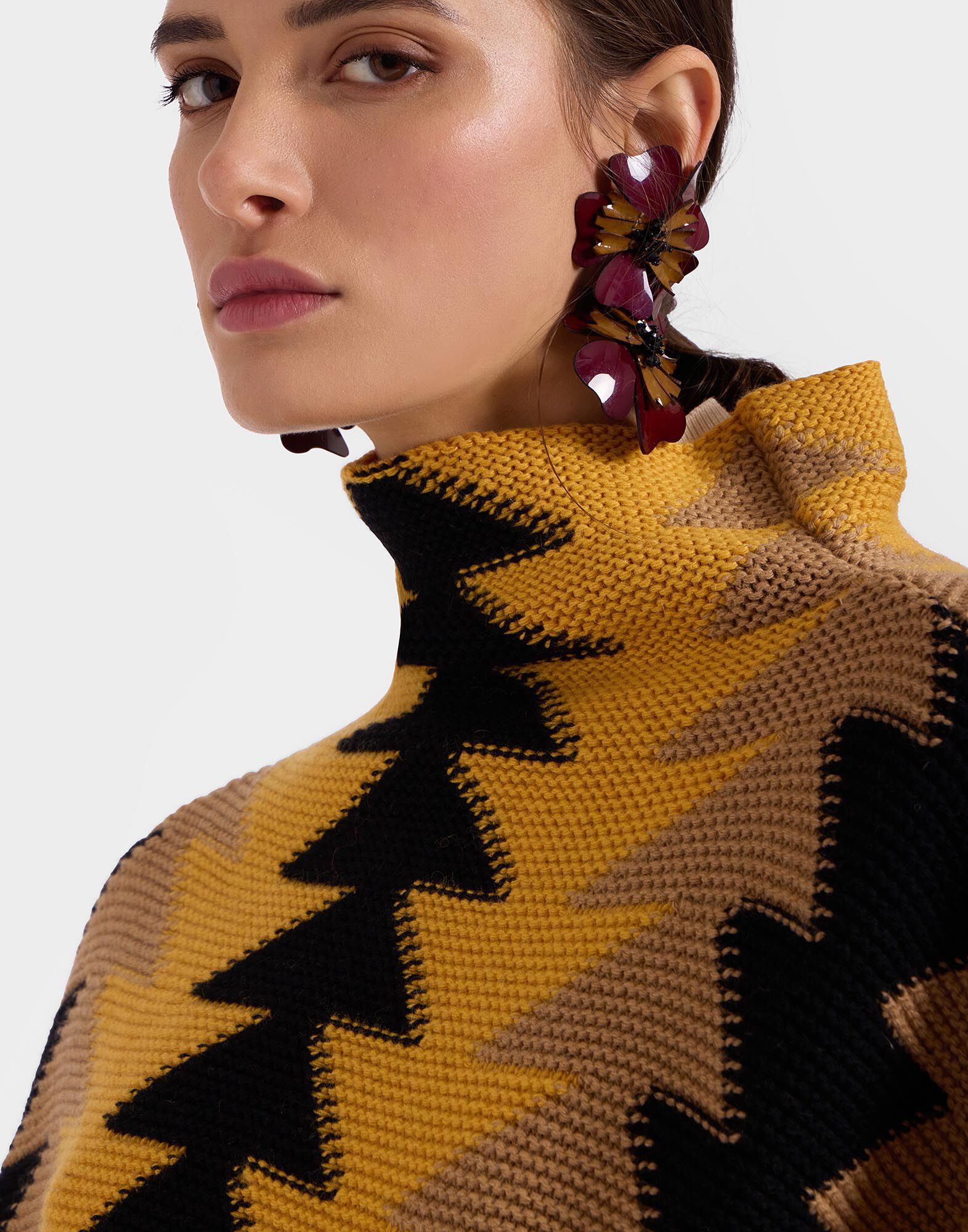 La DoubleJ Trine Cape Yellow PUL0184KNI096VA263YE02