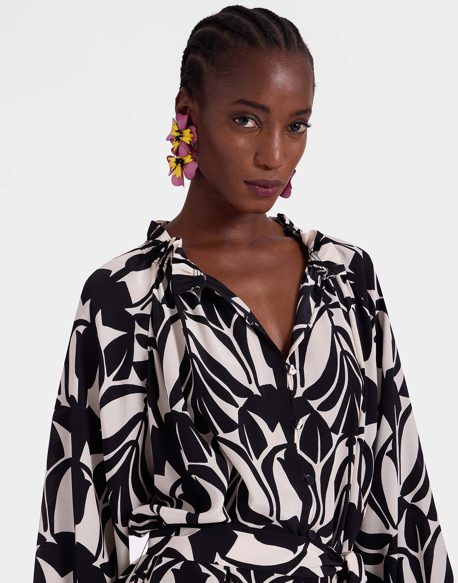 La DoubleJ Flora Earrings Solid Pink EAR0047POL013SOLIDPI01