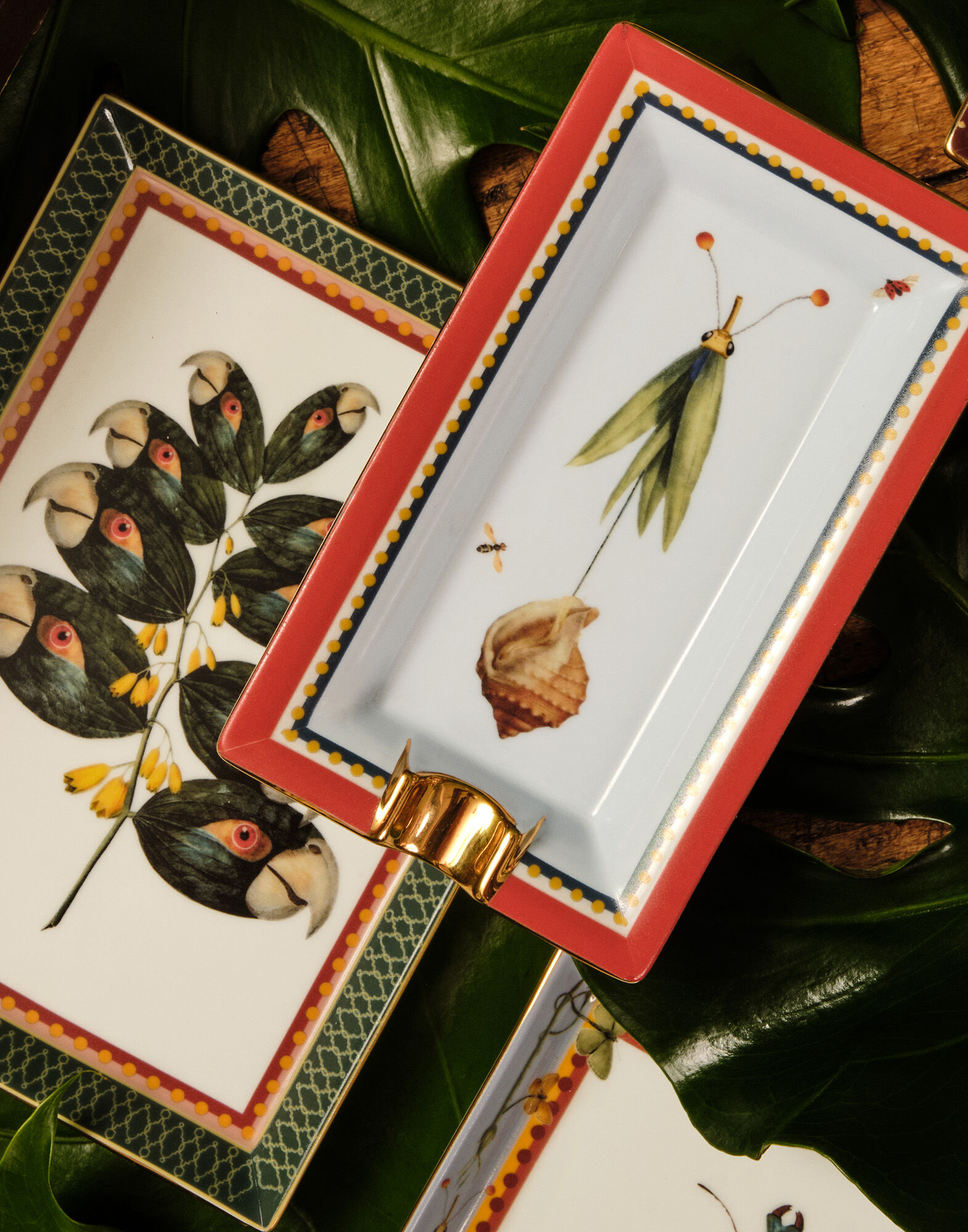 La DoubleJ Incense Holder Leaftrail Light Blue TRI0012CER001LET01BU01