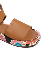 La DoubleJ Chunky Sandals Crazy Daisy Black SHO0012FOD001DAY0002