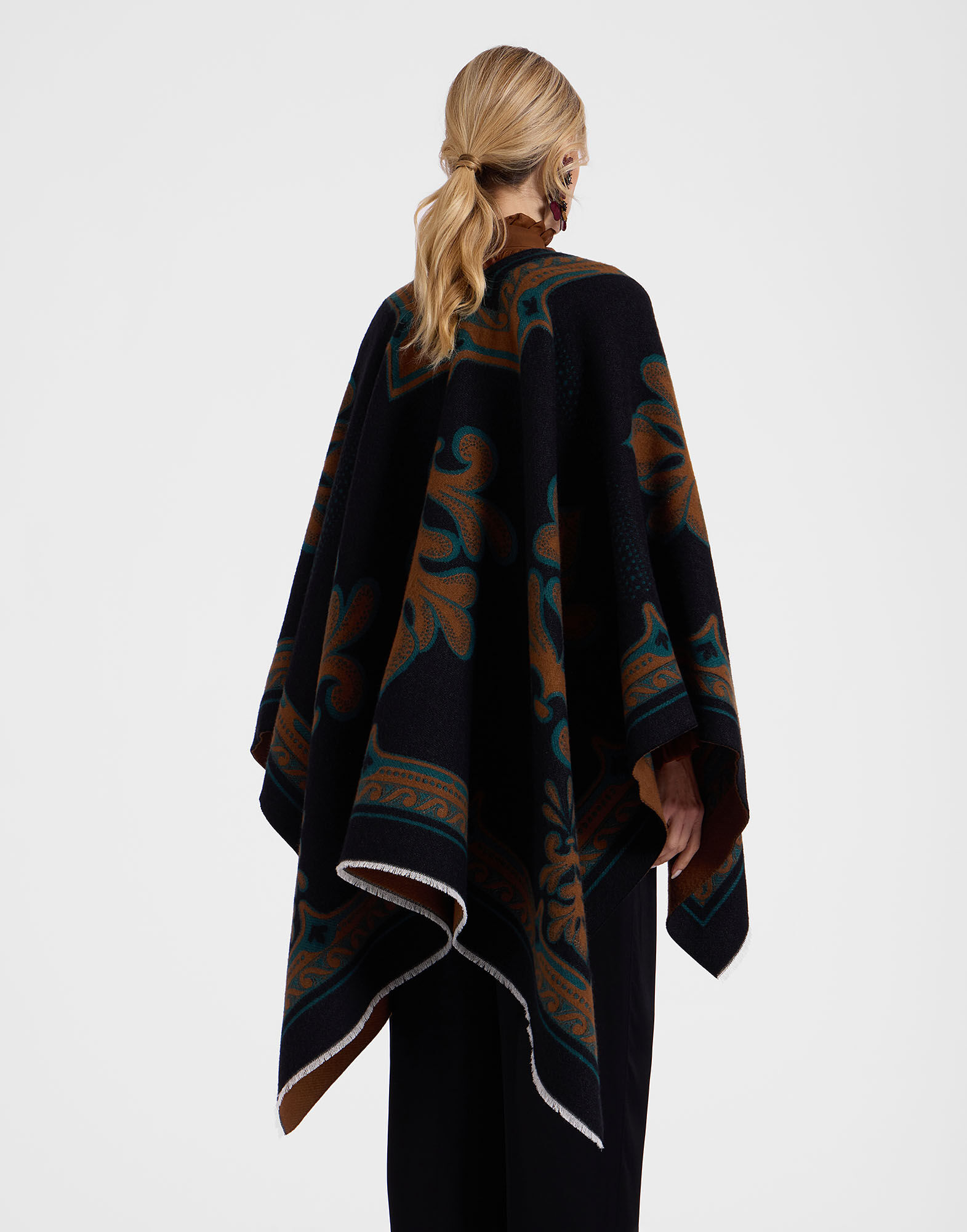 Poncho in Herald Black for Women | La DoubleJ