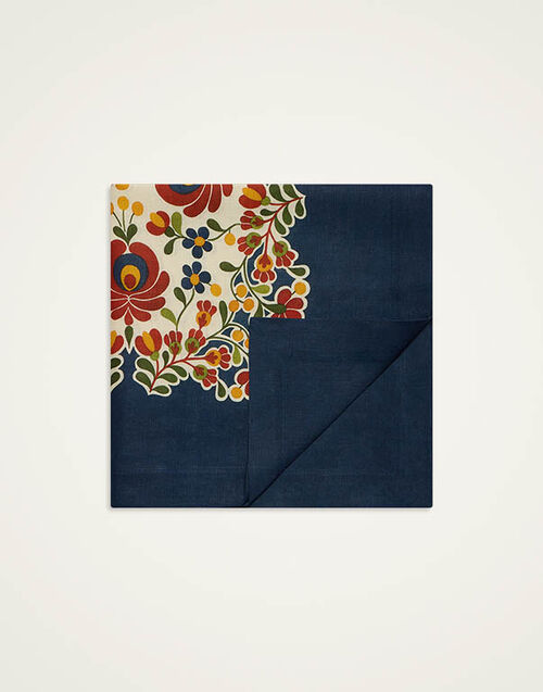 La DoubleJ Square Tablecloth Windflower Placée Bordeaux TBC0021LIN008WNF02RE02