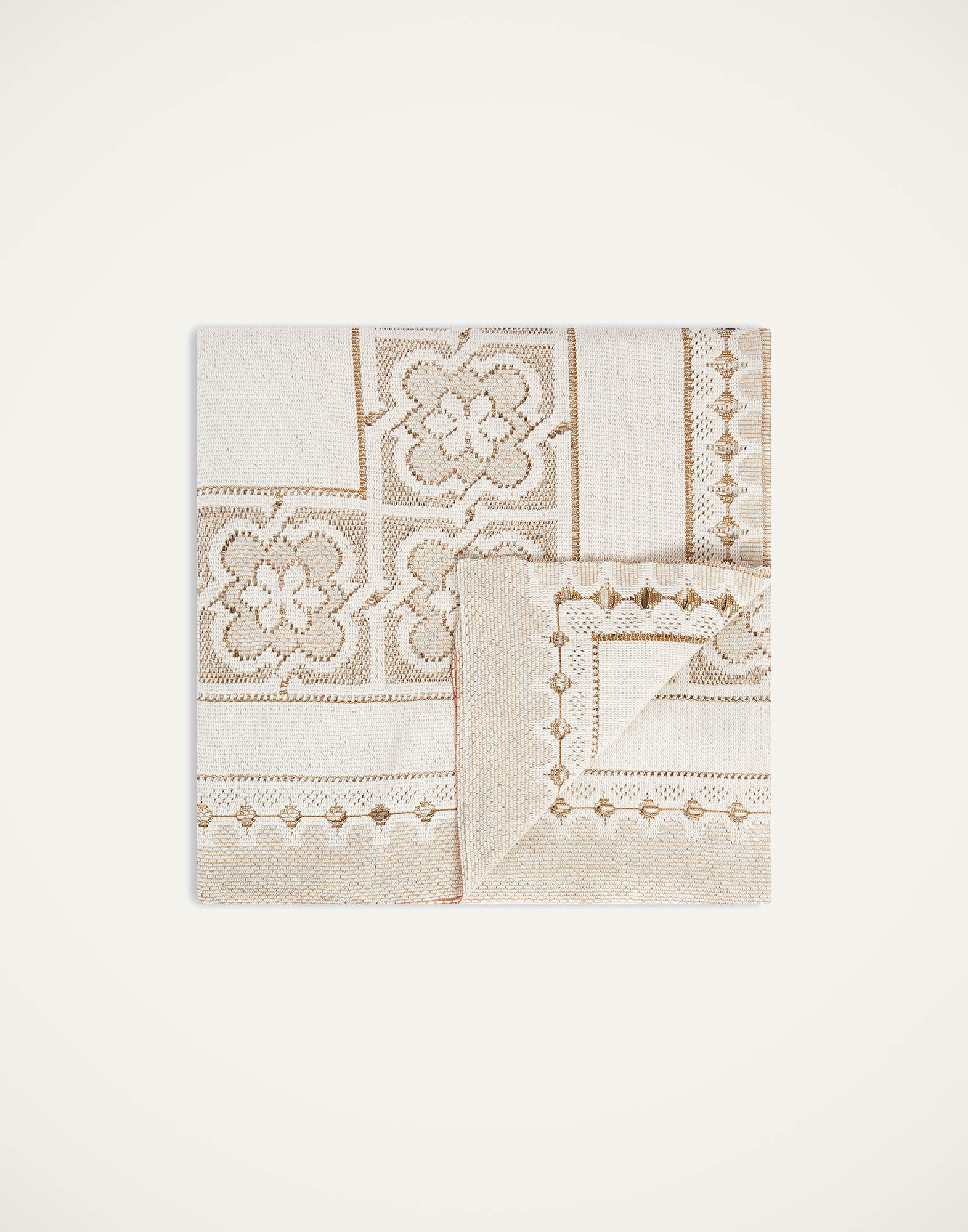 La DoubleJ Lacey Large Tablecloth Solid White Smoke TBC0015EMB066SOLIDWH02