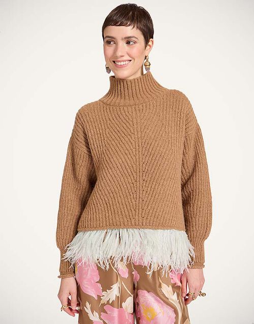 La DoubleJ High Kick Sweater Solid Camel PUL0174KNI098VA459BR04