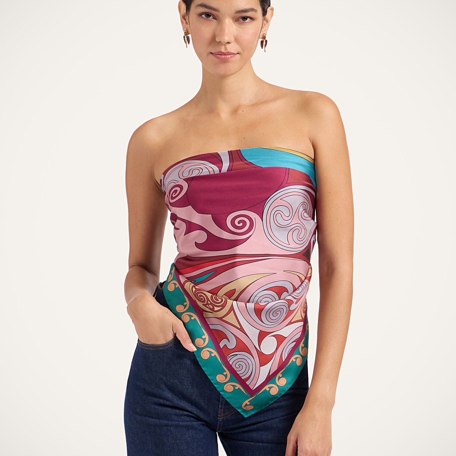 La Doublej Foulard 90 In Alchemy Placée Dark Red