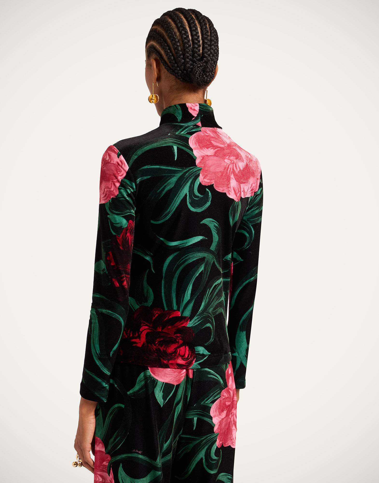 La DoubleJ Turtleneck Peony Black TOP0146VEL006PEO05BL01