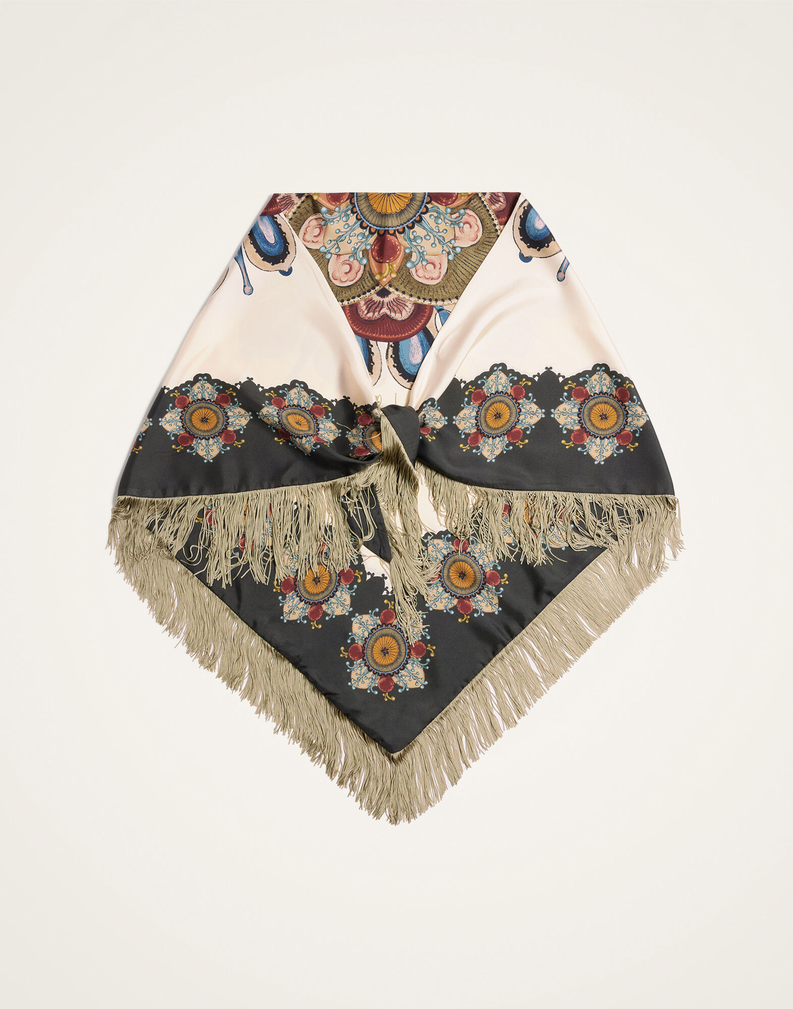 La DoubleJ Fringe Triangle Scarf Nucleus Plac&eacute;e Off White SCA0076SIL006NUC06WH05