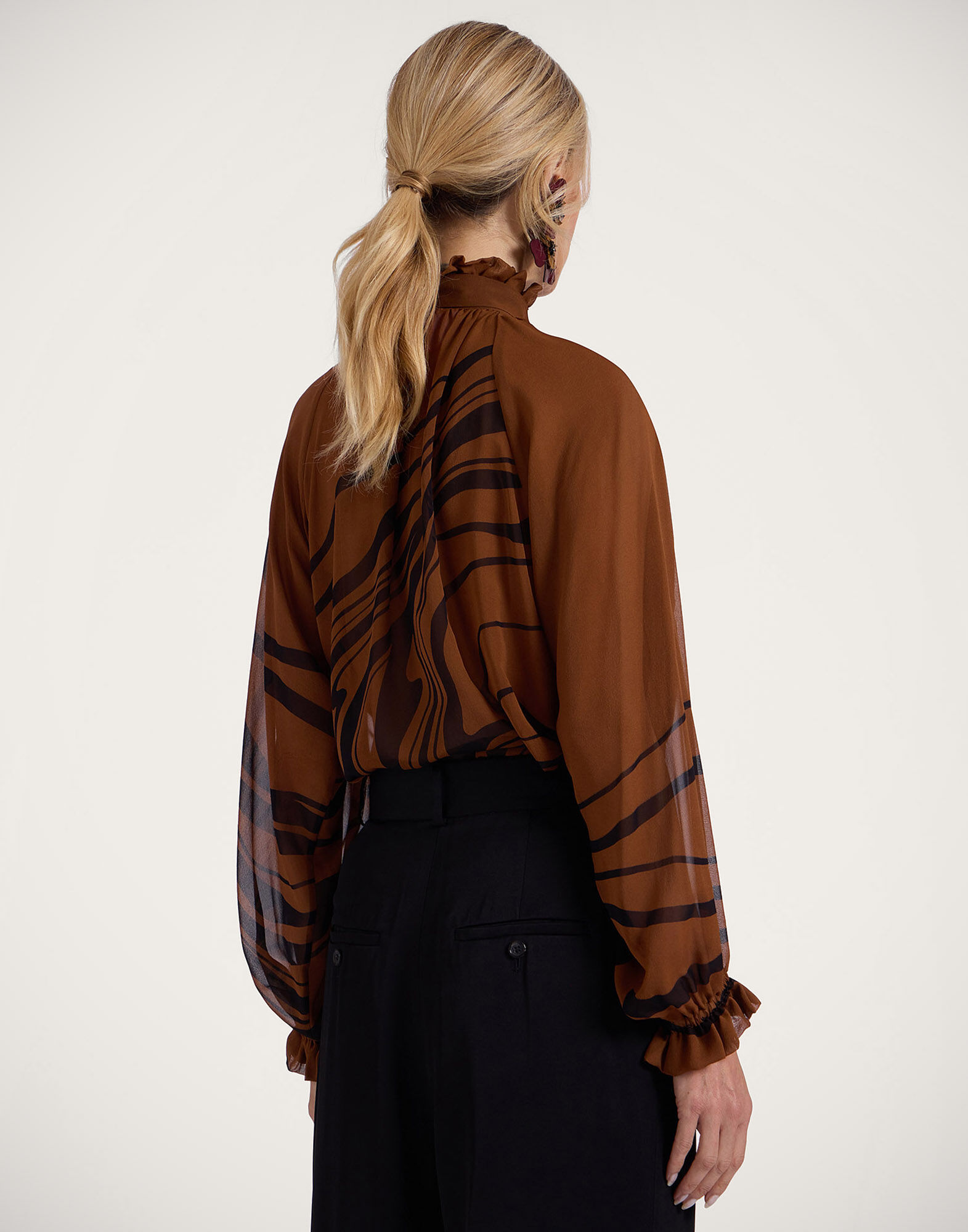 Cerere Blouse in Big Blooms Placée Brown for Women | La DoubleJ