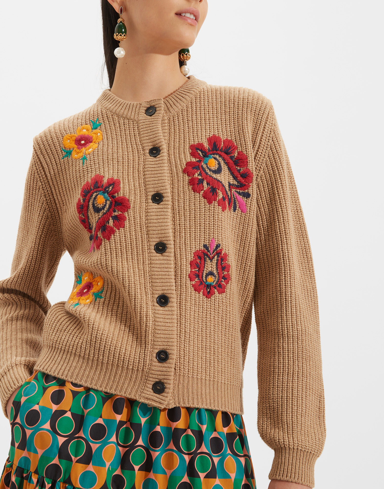 LaDoubleJ Embroidered Cardigan Solid Camel PUL0041KNI027CAM0002