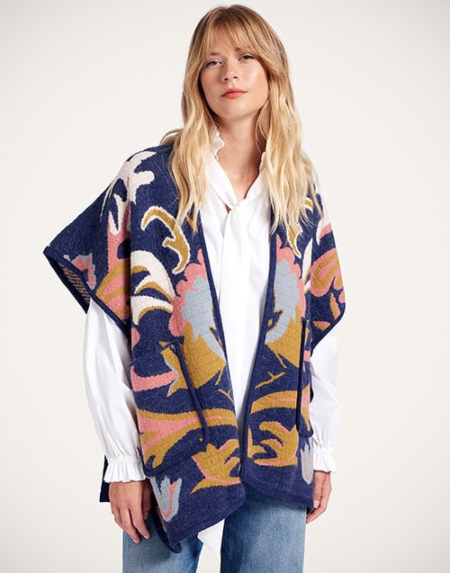 La DoubleJ In My Power Knit Scarf Cape La DoubleJ In My Power Knit Scarf Cape Multicolor Navy & Cream SCA0083KNI177VA401BU06