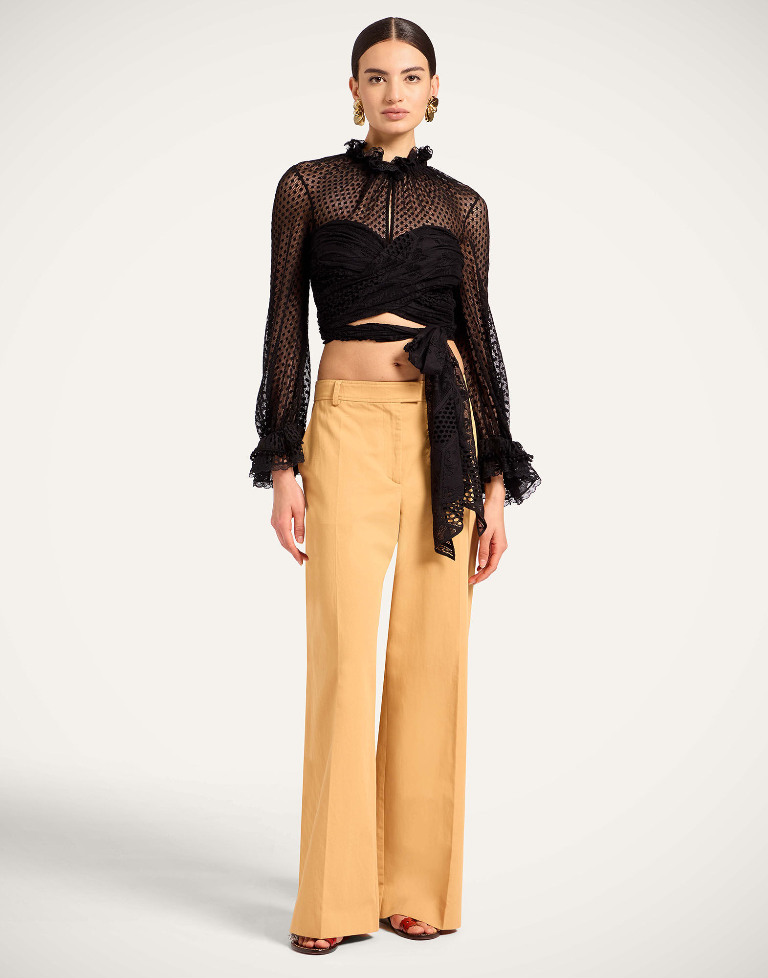 La DoubleJ Lacey En Pointe Top Solid Black TOP0200LAC009SOLIDBL01