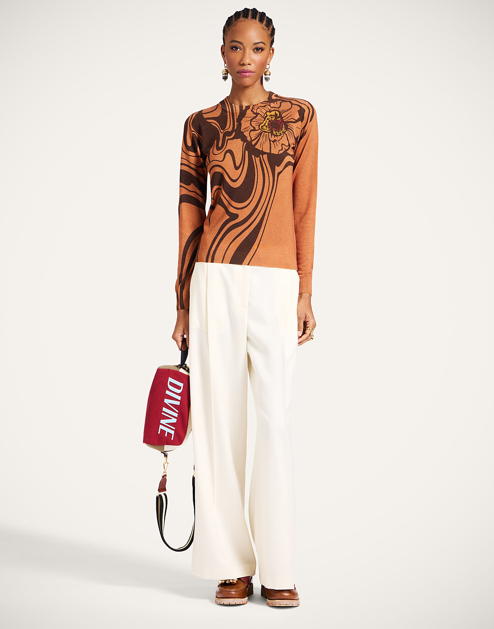 La DoubleJ Silky Crew Neck Big Blooms Brown PUL0305KNI172VA461BR02