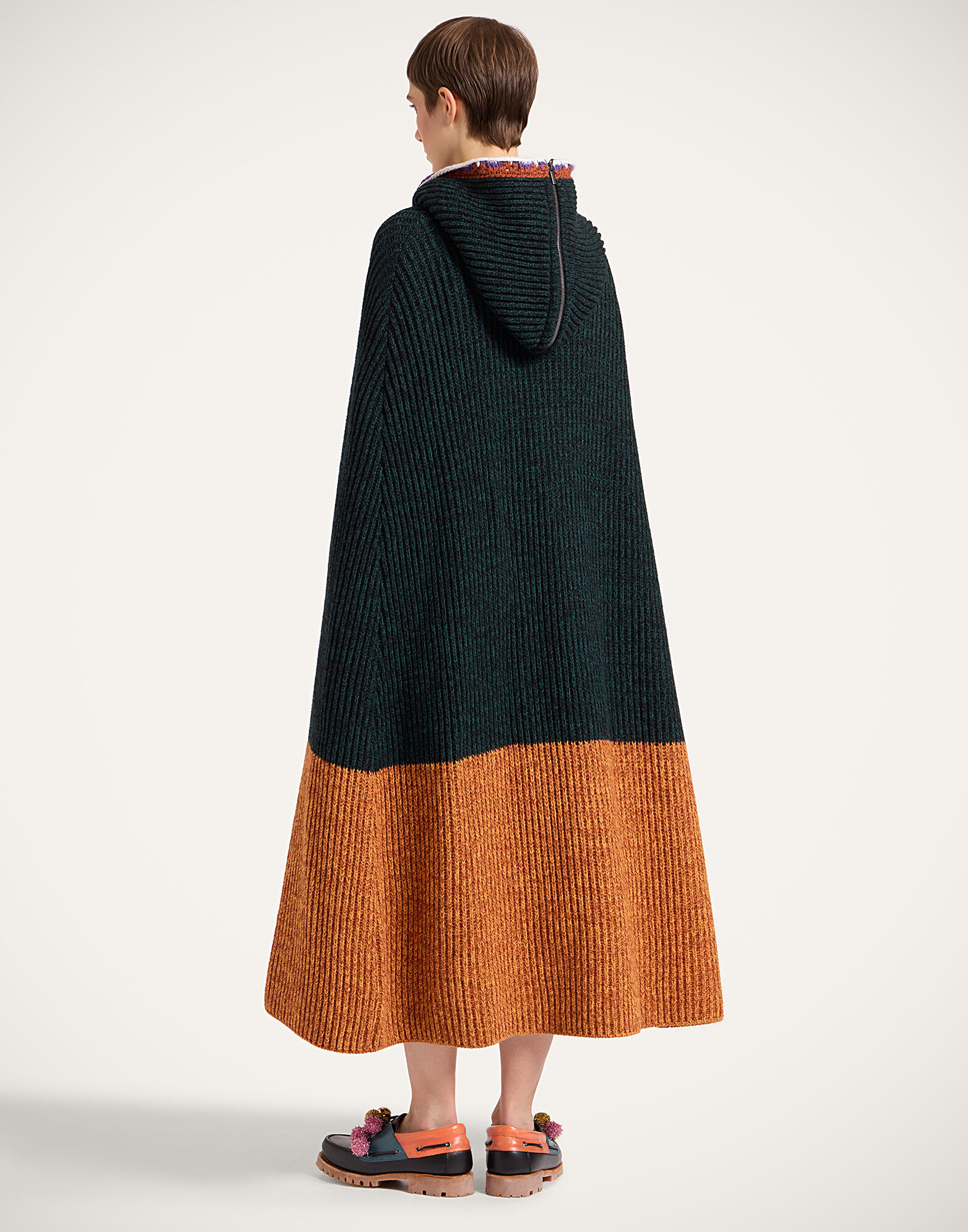 La DoubleJ Gala Cape Color Block Dark Green & Rust JAC0185KNI188VA438GR03