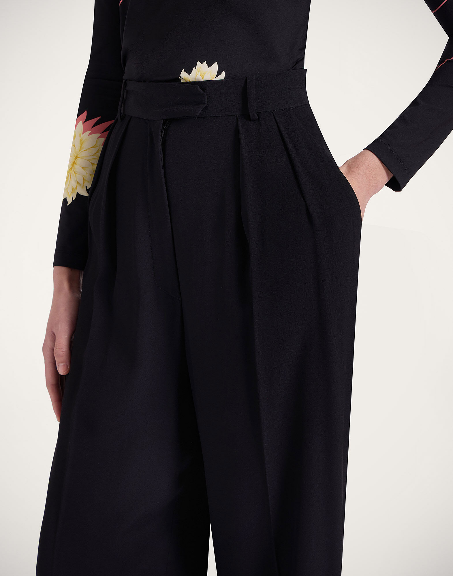 Brooklyn Pants in Solid Black for Women | La DoubleJ